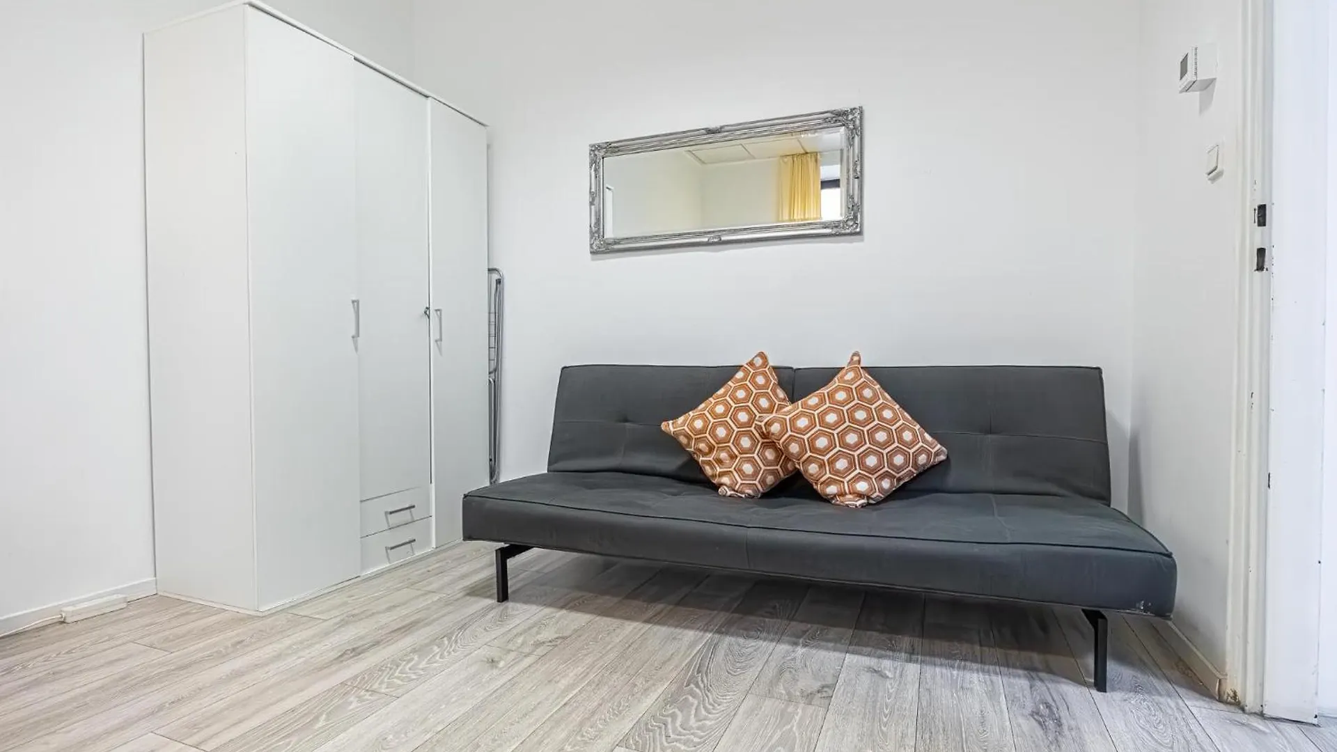 Modern Apartment Suitable For Longstays Vídeň 0*,  Rakousko